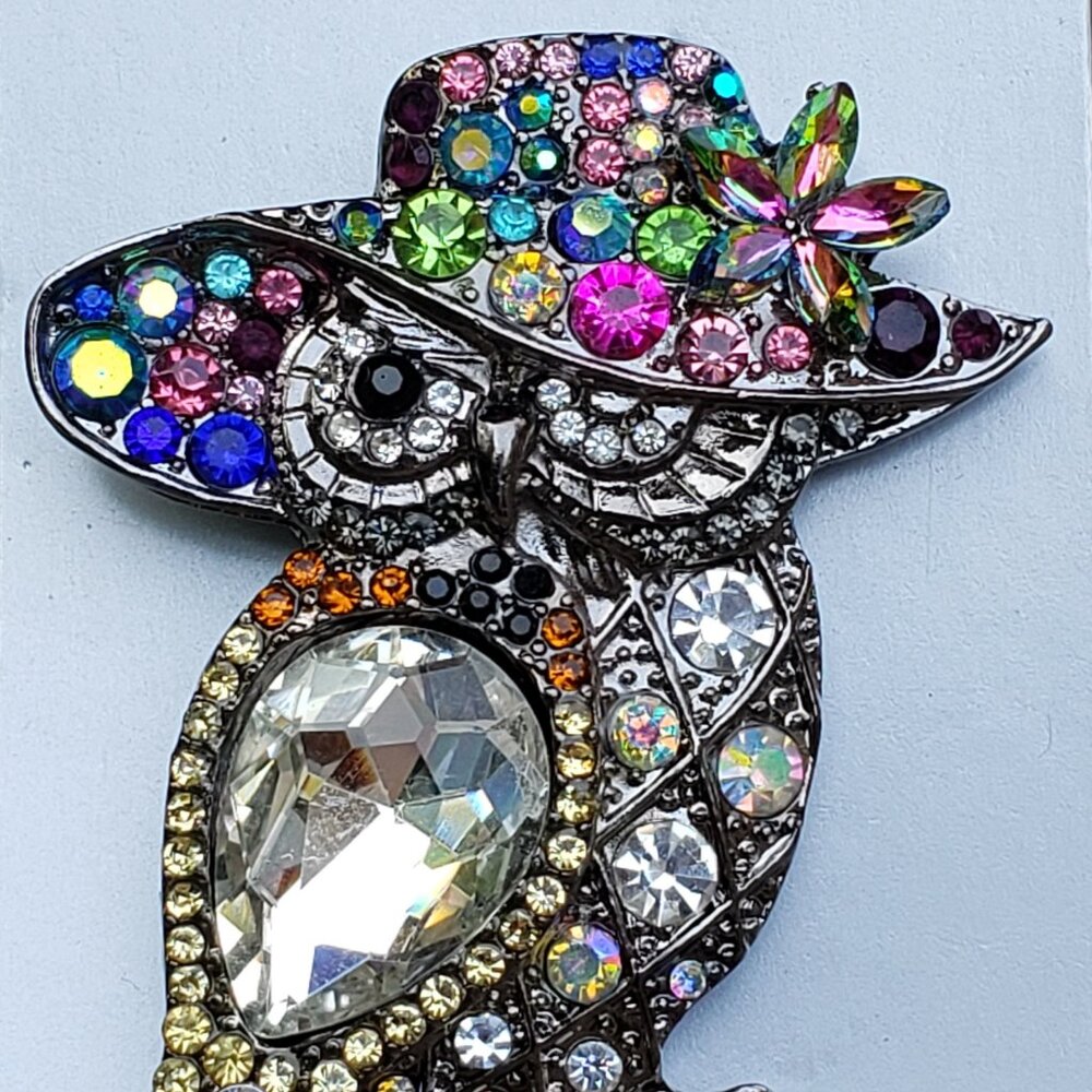 Metal Gallery Owl Multi-colored Rhinestone Brooch - NWT - Picture 7 of 8